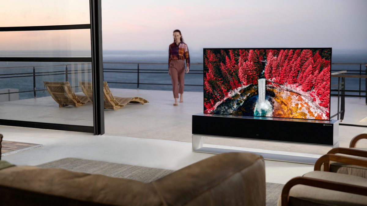 Телевизор LG Signature OLED TV R ценой в 87 000 долларов