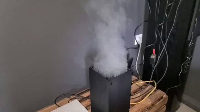 Новые Xbox Series X дымятся