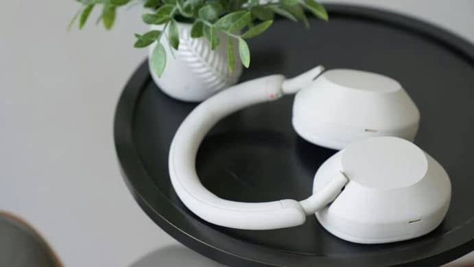 Представили флагманские наушники Sony WH-1000XM5