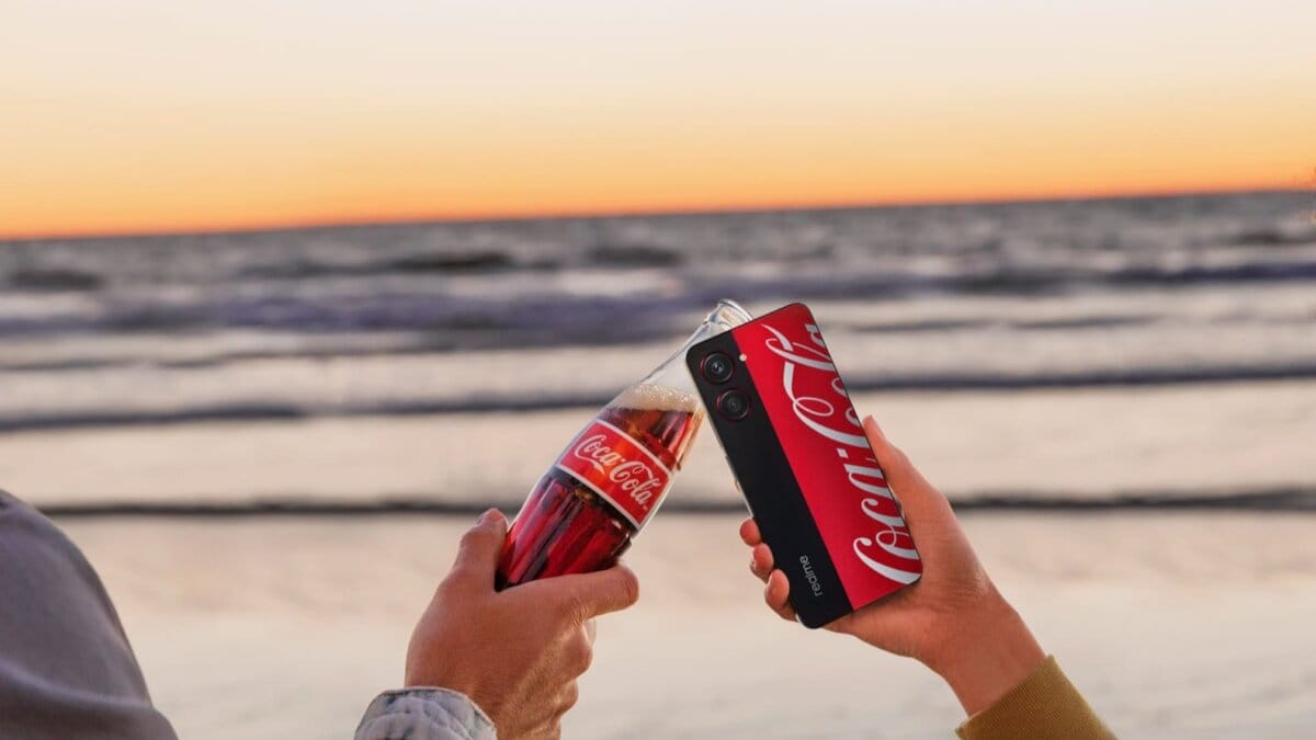 Представили смартфон realme 10 Pro 5G Coca-Cola Edition