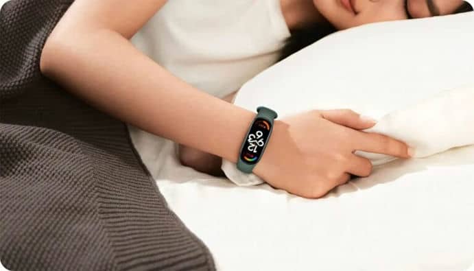 Первые фото фитнес-браслета Xiaomi Smart Band 8