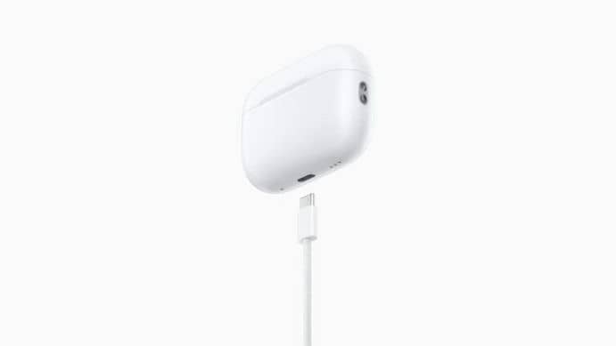 Наушники AirPods Pro получили USB-C разъем для зарядки