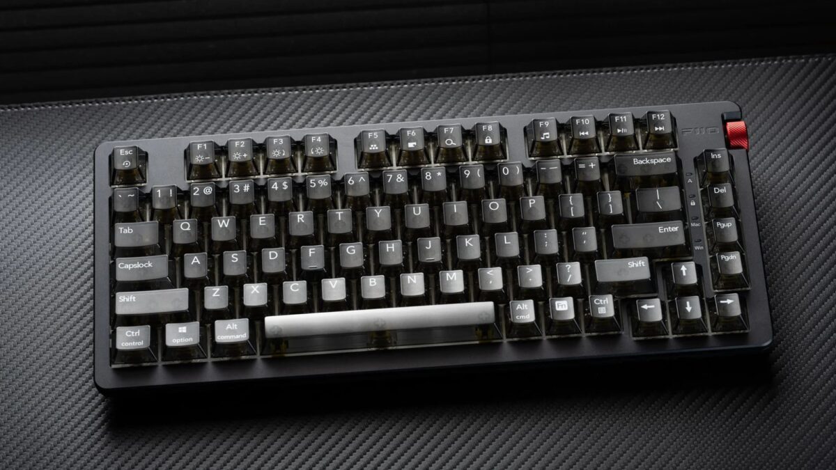 Представлена механическая клавиатура FiiO KB3 со встроенным ЦАП и усилителем для наушников