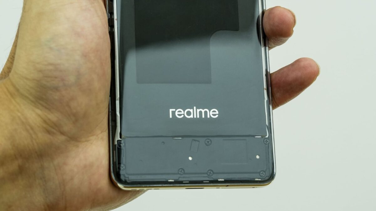 realme готовятся выпустить прозрачный смартфон