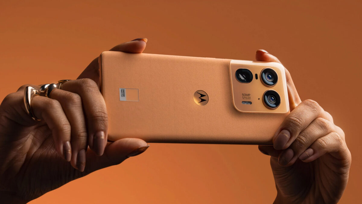 Представлен флагманский смартфон Motorola Edge 50 Ultra: Snapdragon 8s Gen 3, OLED, 144 Гц, 4500 мАч