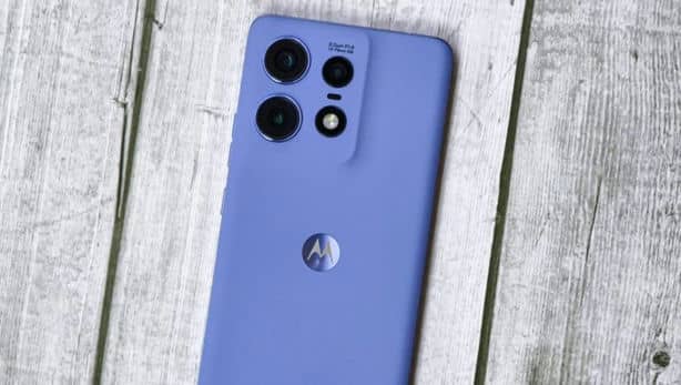 Анонсирован смартфон Motorola Edge 50 Pro: Snapdragon 7 Gen 3, pOLED, 144 Гц, 4500 мАч