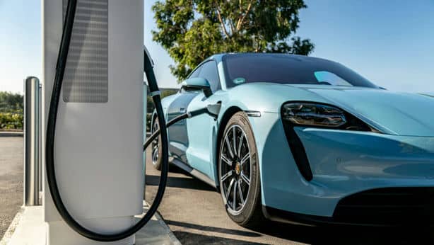 Porsche продолжит производство автомобилей с ДВС