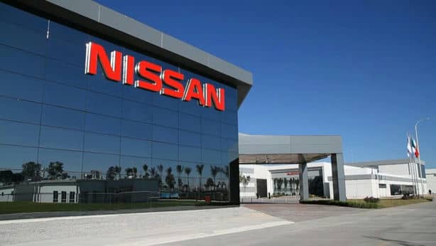 Nissan обсуждает возможность слияние с Honda или Foxconn