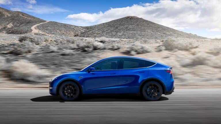 Tesla начнет испытания роботакси 22 июня