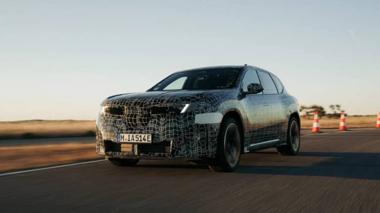 BMW готовит новый электрический кроссовер iX3 с интеллектуальным мониторингом вождения