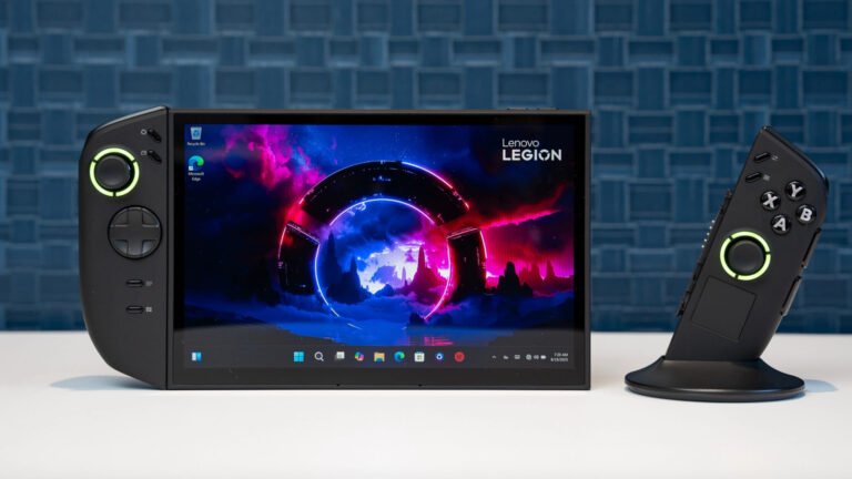 Представили портативку Lenovo Legion Go 2