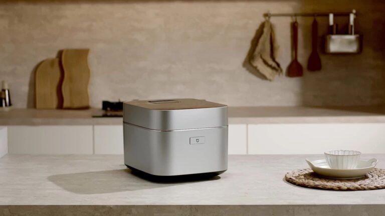 Xiaomi представили смарт-рисоварку Mijia IH Rice Cooker