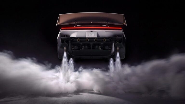 Tesla показала новый Roadster: автомобиль исполнил кикфлип и «прыгнул» через машины